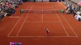 Pohledná výměna v utkání Vondroušová - Fernandezová