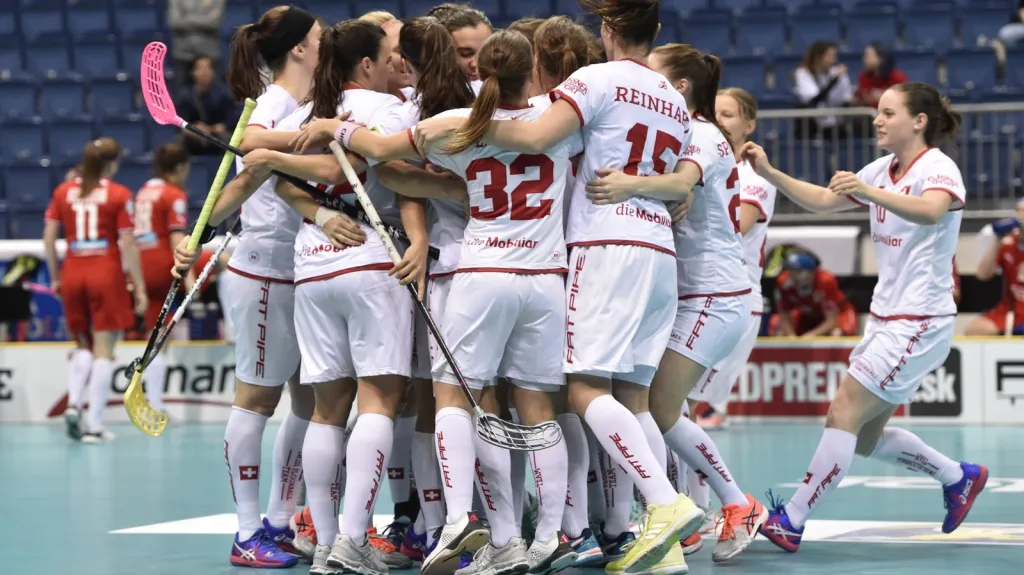 Radost florbalistek Švýcarska