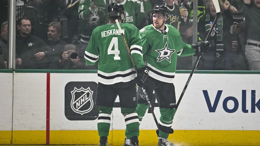 Radek Faksa se spoluhráčem Mirem Heiskanenem