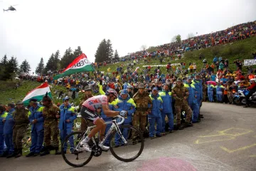 Alberto Contador stoupá na Monte Zoncolan (2011)