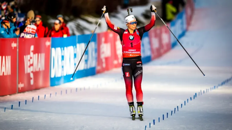Sestřih hromadného závodu biatlonistek v Le Grand Bornand