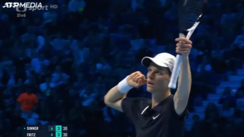 Sinner porazil Fritze a postup má blízko