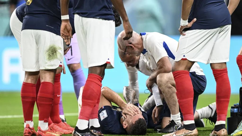 Lucas Hernandez v bolestech na MS