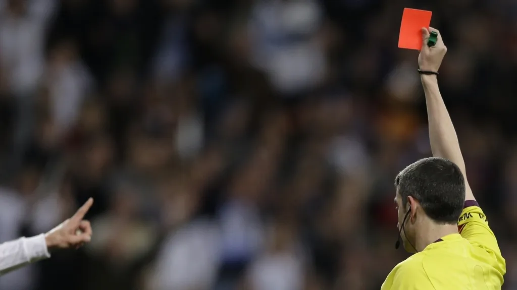 Fotbalový rozhodčí