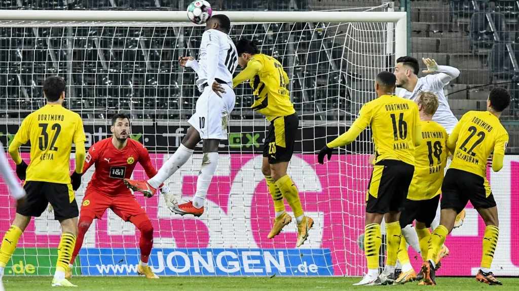 Marcus Thuram skóruje proti Dortmundu
