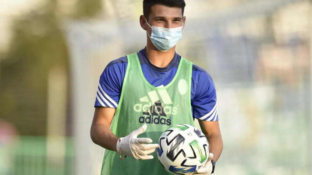 Fotbal v době koronavirové - ilustrační foto