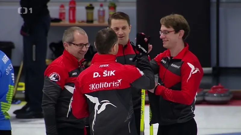 Na curlingovém Prague Classic se daří týmu Davida Šika