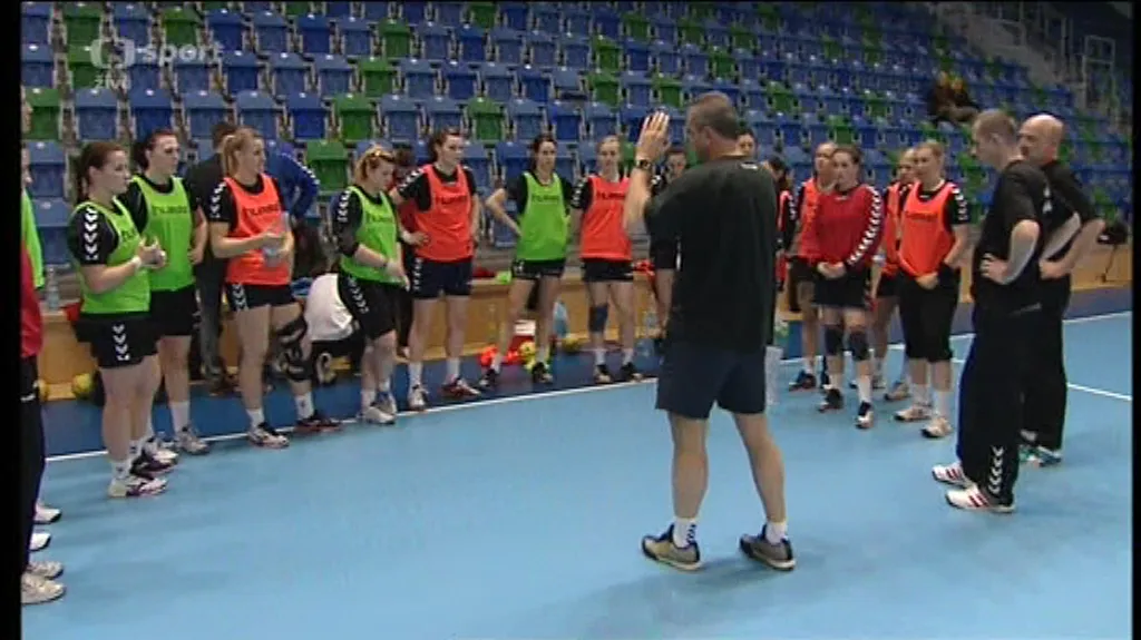 Házenkářky v přípravě na kvalifikaci navštívily i dětský domov