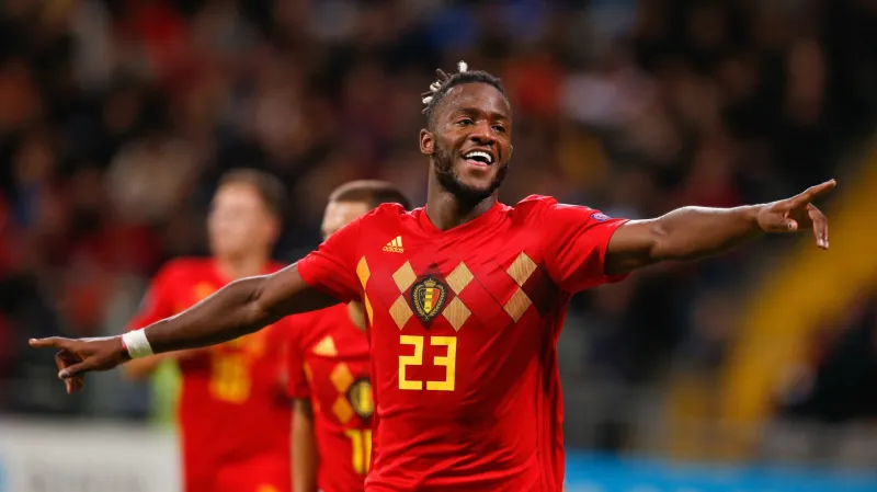 Belgičan Michy Batshuayi se raduje z gólu v Kazachstánu v rámci kvalifikace ME