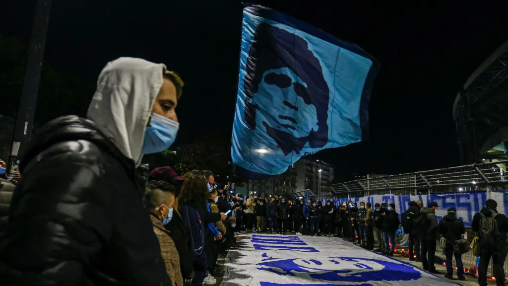 Neapol truchlí pro Maradonu