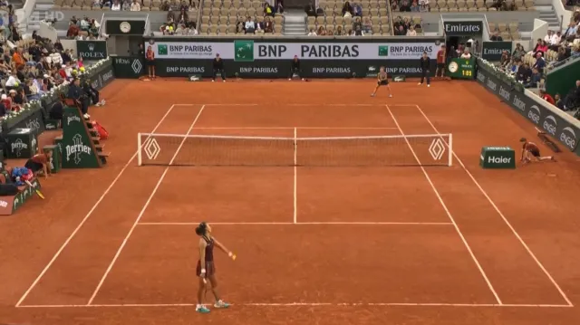 Paoliniová postoupila, po dlouhé bitvě zvítězil i Shelton