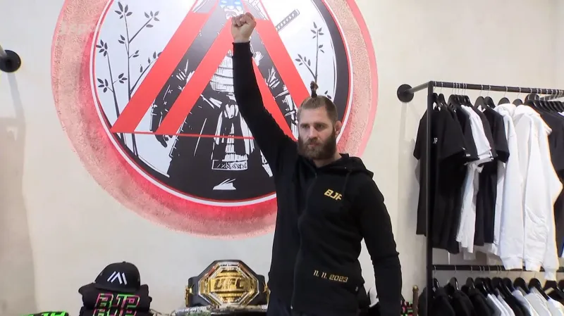 Hlad a síla je obrovská, zní z tábora Procházky před titulovým duelem