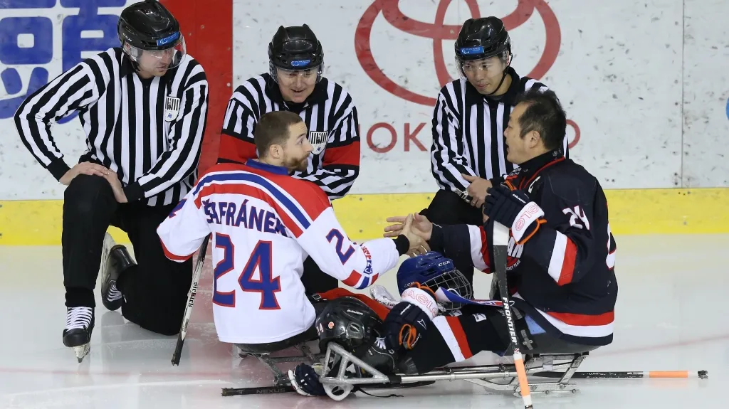 Čeští sledge hokejisté ve finále s Japonskem