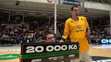 Finále trojkové soutěže s gestem vítěze Šlechty