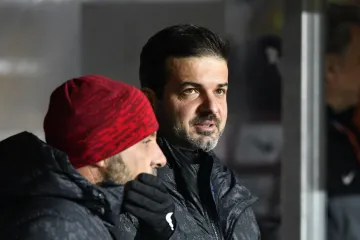 Andrea Stramaccioni na lavičce Sparty