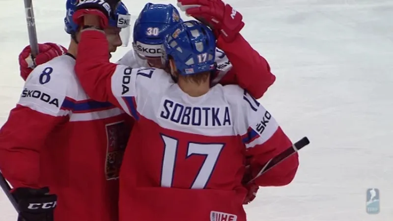 Hráči po utkání s Francií kritizovali kvalitu ledu