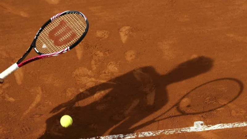 Nucená pauza na okruzích ATP i WTA se protáhne