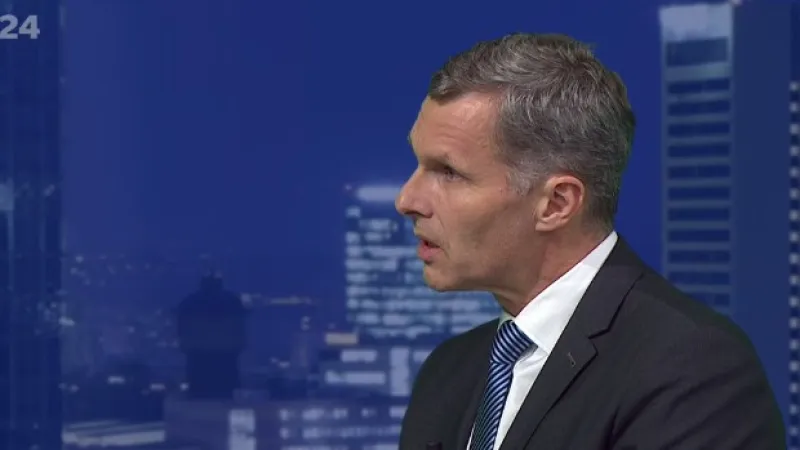 Události, komentáře: Proč Kejval stáhl kandidaturu do MOV?