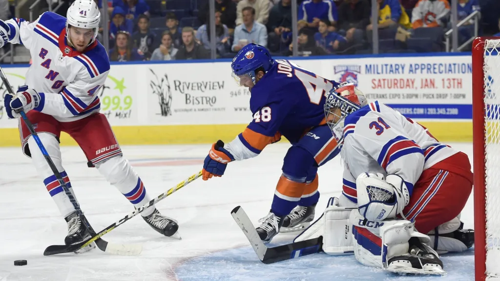 Brankář Ondřej Pavelec z NY Rangers