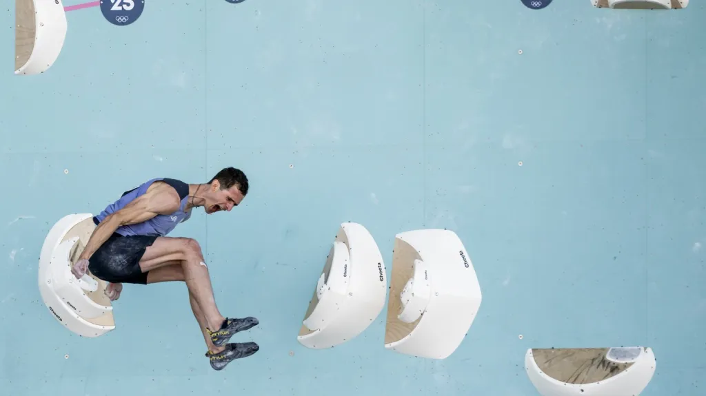 Adam Ondra topoval na posledním boulderu