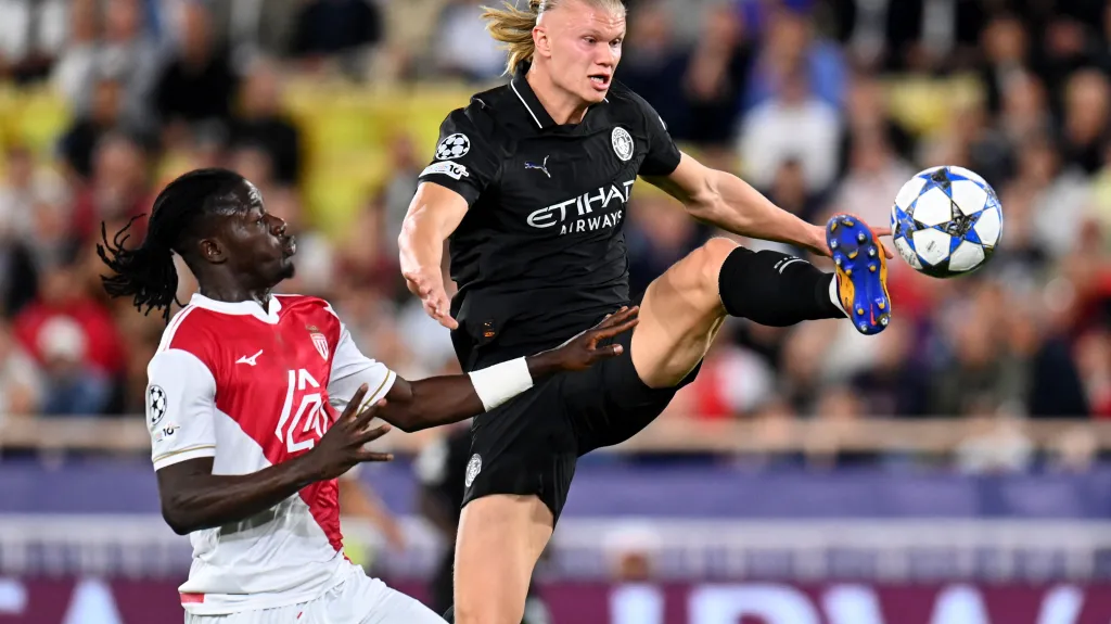 Erling Haaland v akci proti Monaku