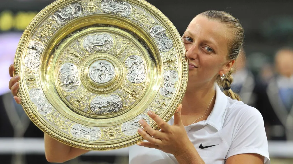 Petra Kvitová po zisku druhého wimbledonského titulu