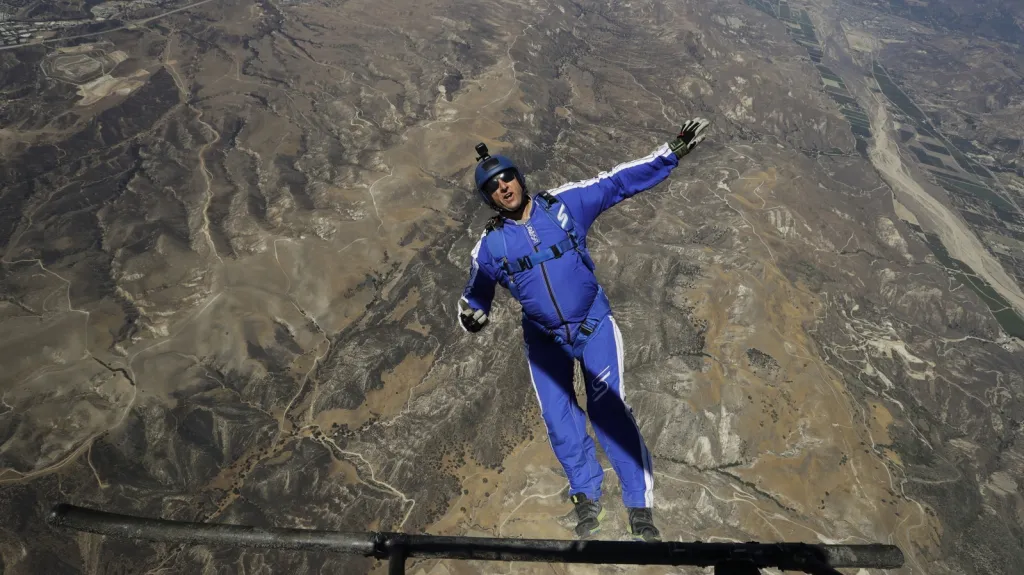 Luke Aikins bez padáku