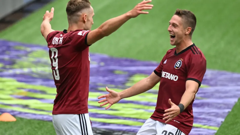 Fotbalisté Sparty: zleva Jan Kuchta a Tomáš Wiesner
