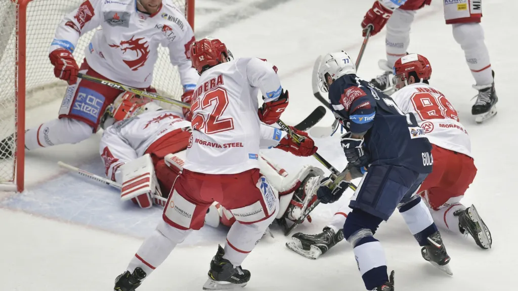 Utkání Třinec - Plzeň