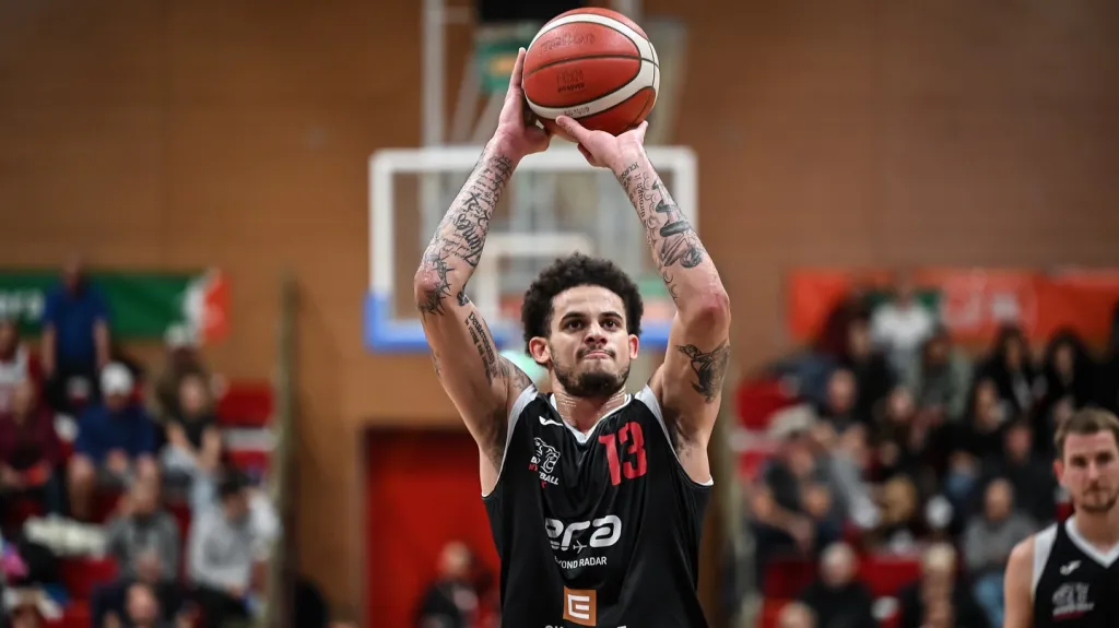 Basketbalisté Nymburku