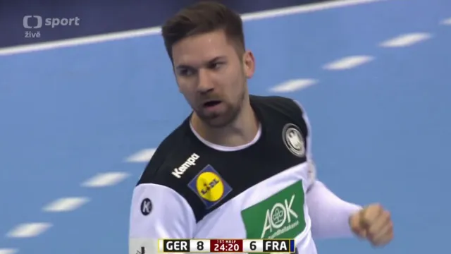 Dělovky Wiedeho a chytré naznačení Strobela proti Francii