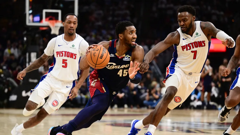 Donovan Mitchell v utkání s Detroitem