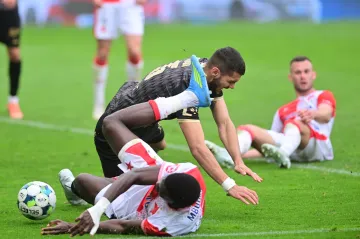 Youssoupha Mbodji v utkání s Hradem Králové