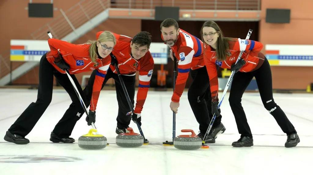 Členové českých curlingových reprezentací