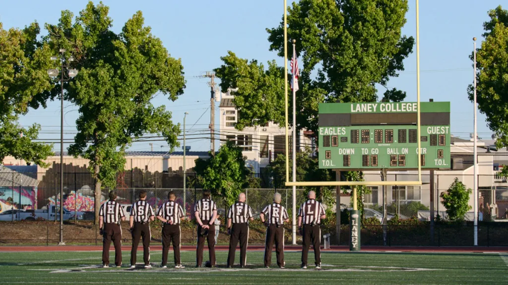 Nástup. Záběr z páté série Univerzity poslední šance, řady nazvané Laney