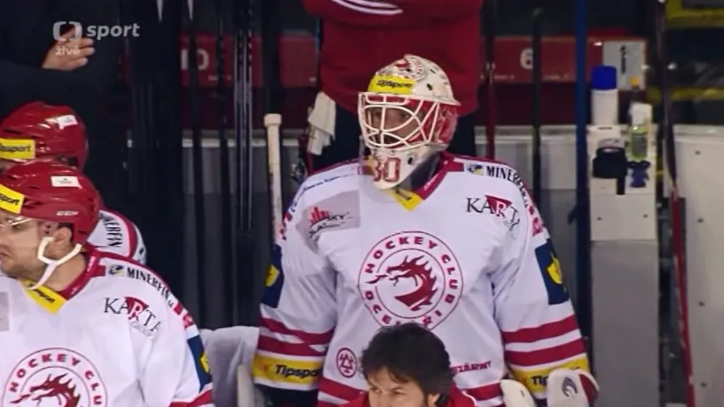 Třinečtí zariskovali a odvolali gólmana už ve 2. třetině