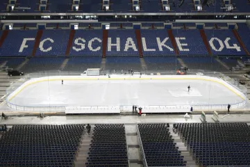 Fotbalový stadion Schalke s ledovou plochou na MS v roce 2010