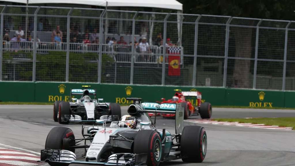 Lewis Hamilton v čele Velké ceny Kanady