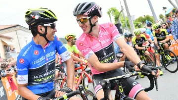 Esteban Cháves spolu se Simonem Yatesem