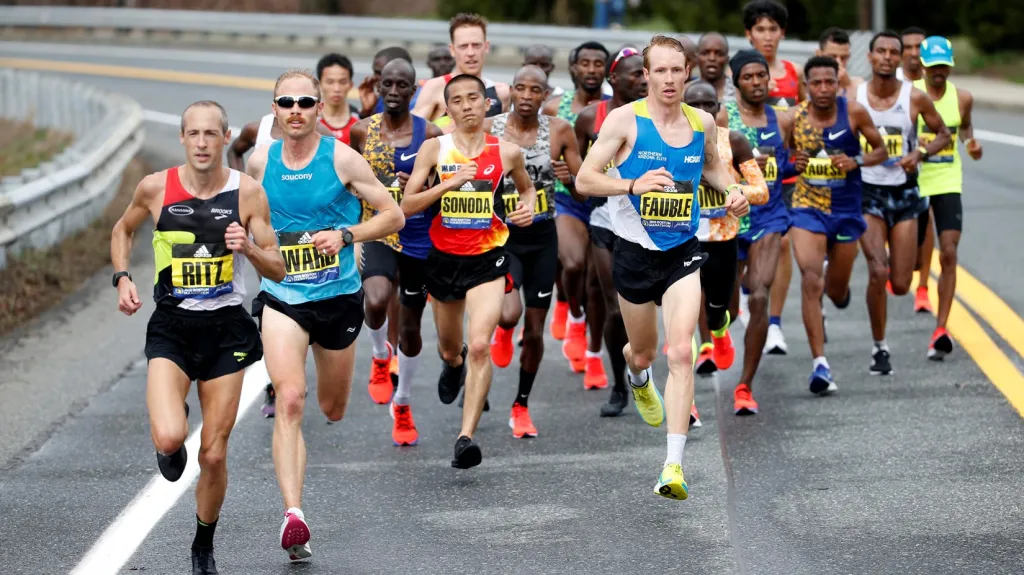 Mužská běžecká elita na Bostonském maratonu 2019