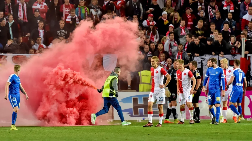 Slavia právě inkasovala druhý gól v zápase s Libercem