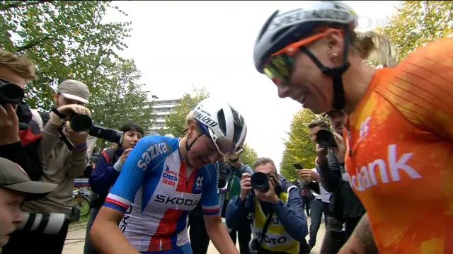 Sestřih závěru závodu MS v gravelu a skvělé práce Kopecký