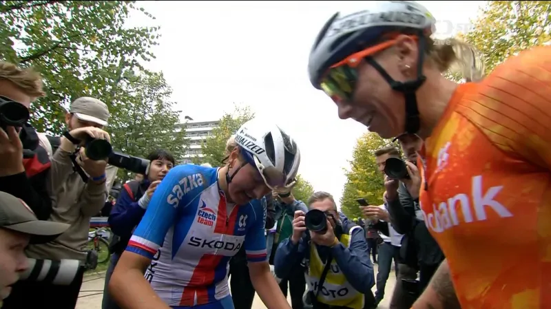 Sestřih závěru závodu MS v gravelu a skvělé práce Kopecký