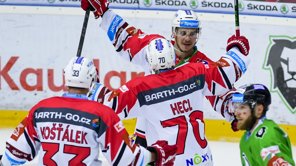 Pardubický David Cienciala se raduje ze vstřelené branky