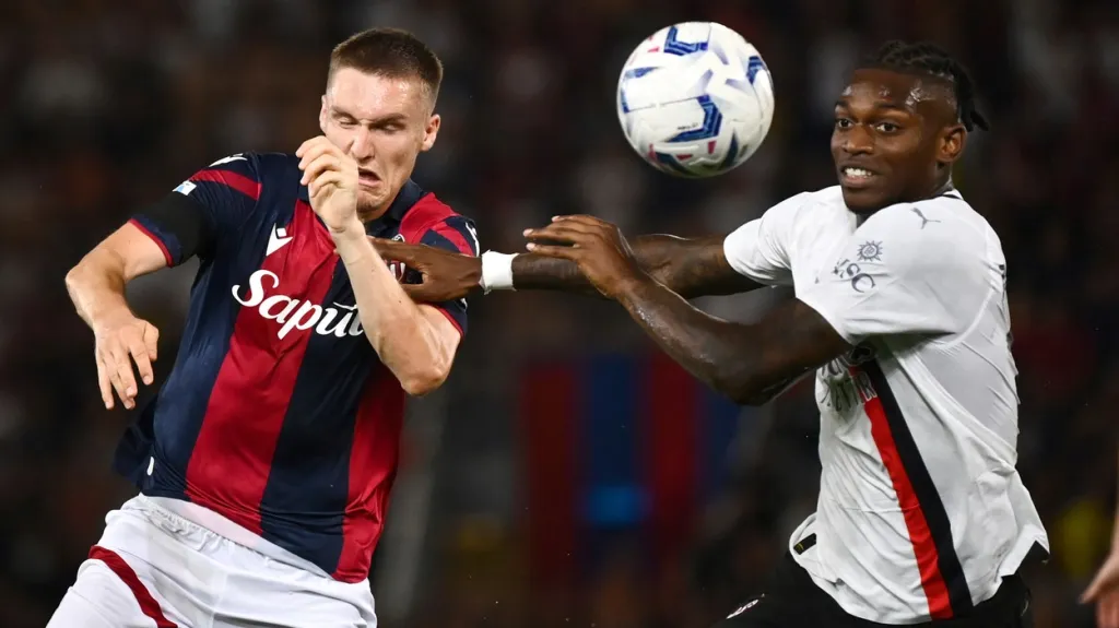 Útočník AC Milán Rafael Leao v utkání proti Boloni