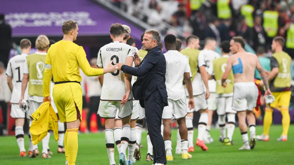 Kouč Německa Hansi Flick se svými svěřenci