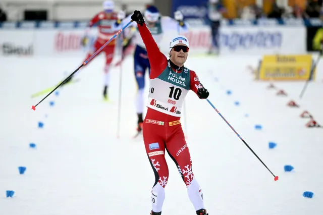 ON-LINE: Amundsen a Sundlingová vyhráli volnou dvacítku, skokanům v Ruce nepřál vítr