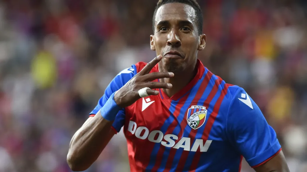 Jhon Mosquera slaví gól