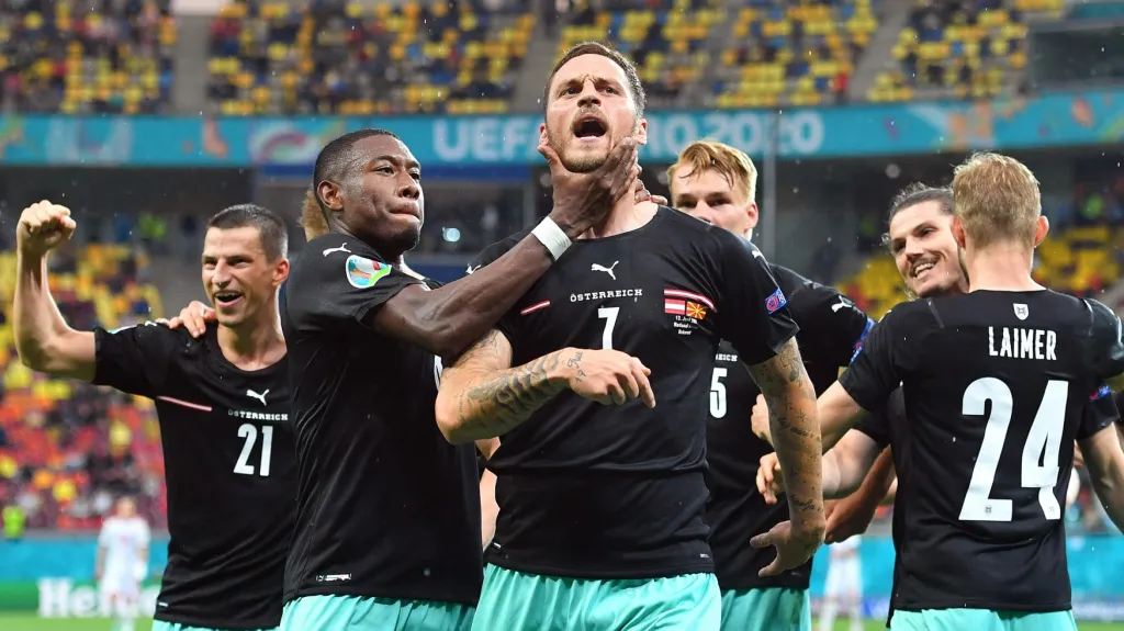 David Alaba uklidňuje Arnautoviče po brance na 3:1