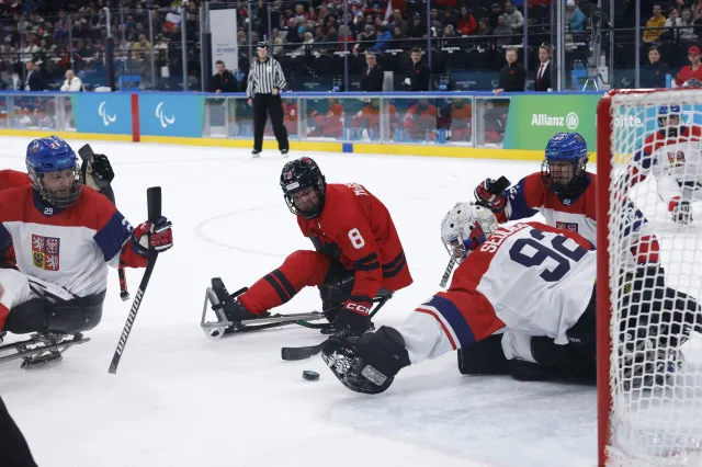 Parahokej Kanada – Česko. Bubeníčkovou ve sprintu zastavil pád, Kříž byl v kombinaci devátý